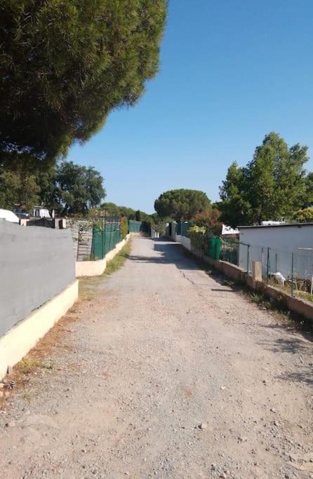 Mobilhome A Frejus A 15 Minute De La Mer Sur Terrain Independant Eksteriør billede